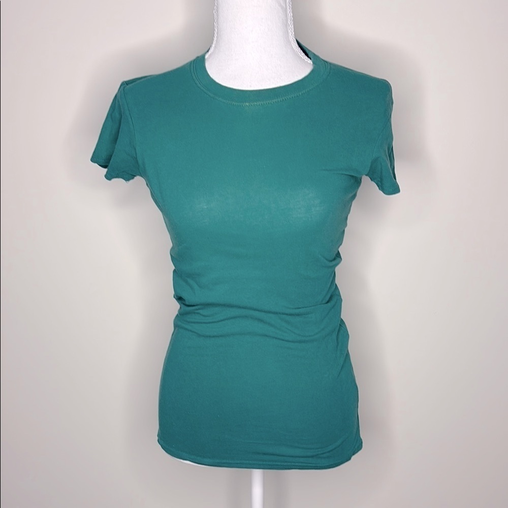 Wet Seal Green Fitted Short Sleeve Tee. Medium